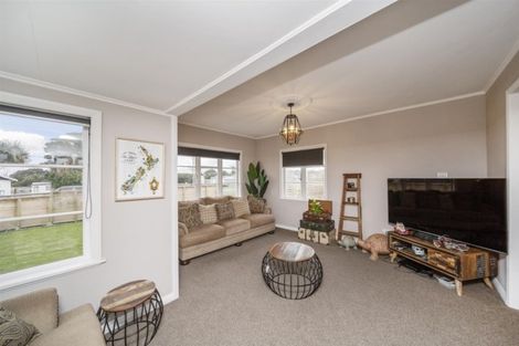 Photo of property in 38 Dixon Avenue, Hawera, 4610