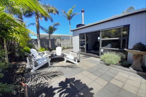 Photo of property in 137 The Fairway, Matarangi, Whitianga, 3592