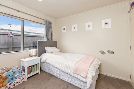 Photo of property in 17 Aberdeen Crescent, Wattle Downs, Auckland, 2103