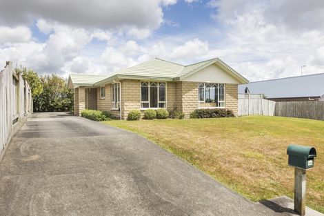 Photo of property in 24 Logan Way, Kelvin Grove, Palmerston North, 4414