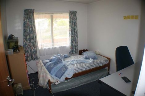 Photo of property in 1 Louise Place, West Harbour, Auckland, 0618