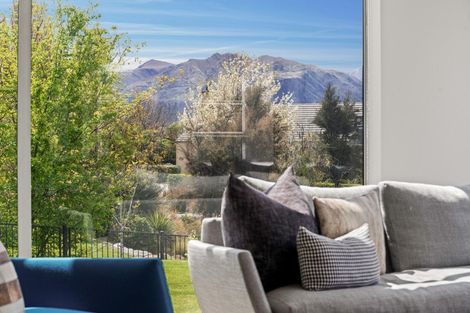 Photo of property in 14 Sunrise Bay Drive, Wanaka, 9305