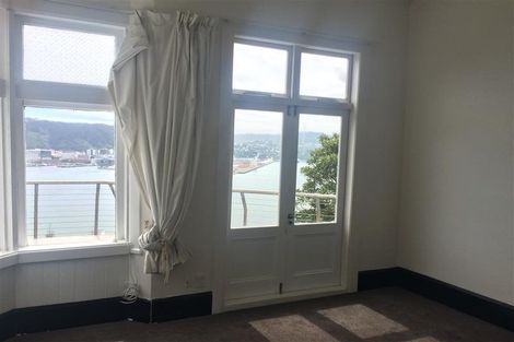 Photo of property in 50 Palliser Road, Roseneath, Wellington, 6011