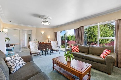Photo of property in 17 Scanlen Terrace, Kelston, Auckland, 0602