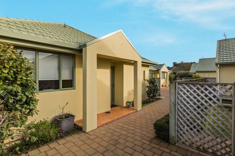 Photo of property in 2/90 Hawke Street, New Brighton, Christchurch, 8083