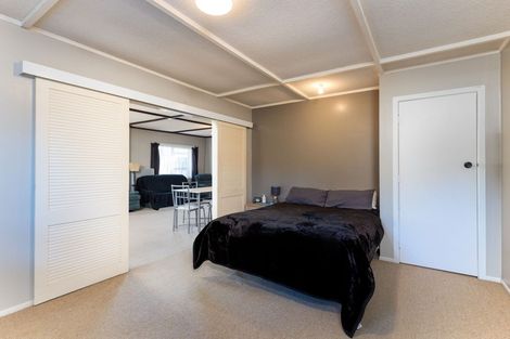 Photo of property in 20a John Guthrie Place, Merrilands, New Plymouth, 4312