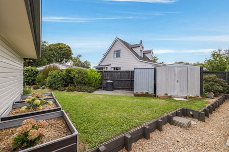 Photo of property in 10 Cowper Place, Avondale, Christchurch, 8061