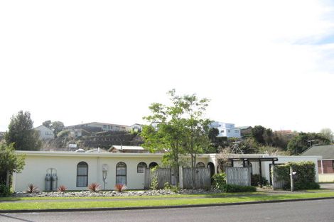 Photo of property in 1 Ainslee Street, Highlands Park, New Plymouth, 4312