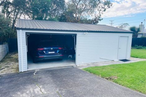 Photo of property in 60 Glen Marine Parade, Glendene, Auckland, 0602