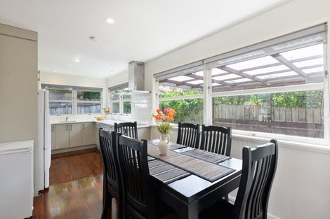 Photo of property in 37 Awaroa Road, Sunnyvale, Auckland, 0612