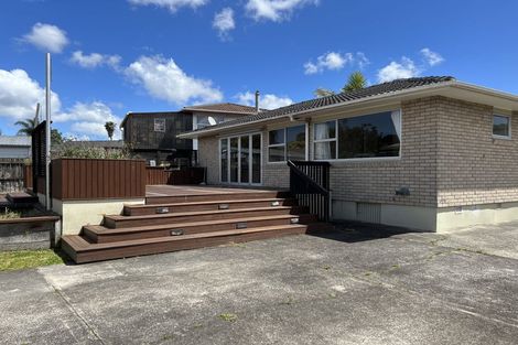 Photo of property in 41 Thornlow Street, Glendene, Auckland, 0602
