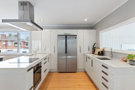 Photo of property in 34a Abbotleigh Avenue, Te Atatu Peninsula, Auckland, 0610