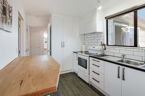 Photo of property in 16 Hunter Street, Westport, 7825