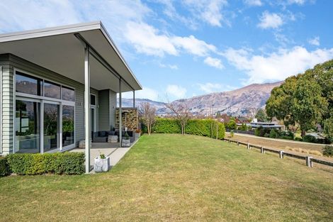Photo of property in 20 Greenbelt Place, Wanaka, 9305