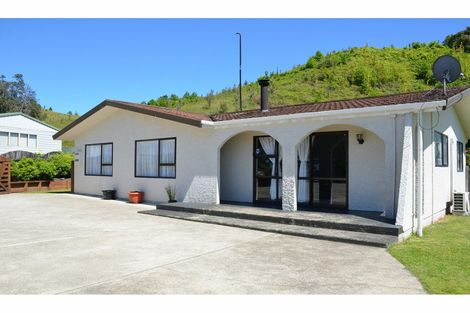 Photo of property in 14 Syme Crescent, Kawerau, 3127