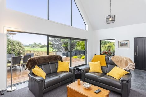 Photo of property in 42 Pukenamu Road, Te Horo, Otaki, 5581
