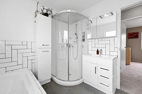 Photo of property in 47 Crawshaw Drive, Nawton, Hamilton, 3200