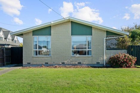 Photo of property in 10 Seymour Street, Hornby, Christchurch, 8042
