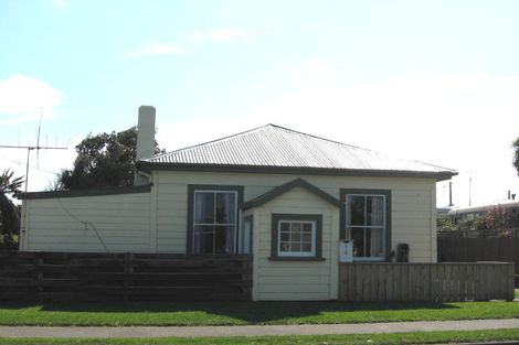 Photo of property in 8 Ashton Terrace, Castlecliff, Whanganui, 4501