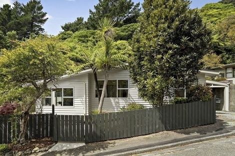 Photo of property in 5 Monmouth Way, Wilton, Wellington, 6012