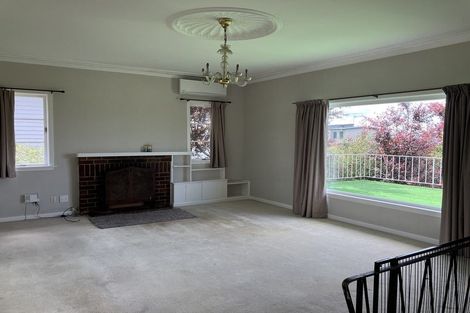 Photo of property in 94 Ocean View Road, Northcote, Auckland, 0627