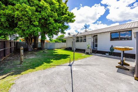 Photo of property in 2/2 Resolute Way, Papakura, 2110