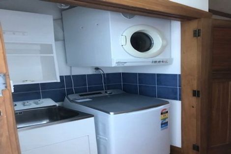 Photo of property in 18 Raroa Road, Kelburn, Wellington, 6012