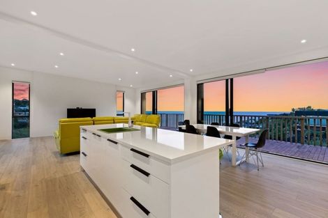 Photo of property in 6 Whiterock Lane, Richmond Hill, Christchurch, 8081