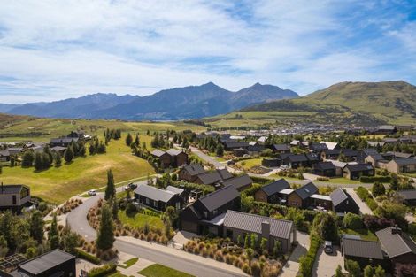 Photo of property in 8 Pendeen Crescent, Jacks Point, Queenstown, 9371