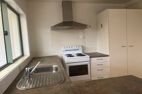 Photo of property in 2/5 Kilham Avenue, Northcote, Auckland, 0627