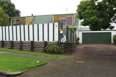 Photo of property in 1 Kanohi Terrace, Mangere Bridge, Auckland, 2022
