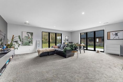 Photo of property in 31 Kingfisher Crescent, Albert Town, Wanaka, 9305