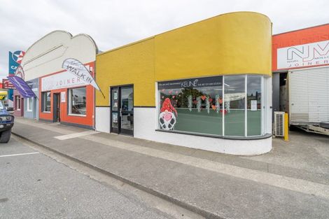 Photo of property in 3/304 Great North Road, Henderson, Auckland, 0612