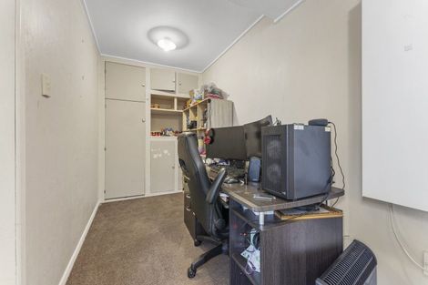Photo of property in 12 Saint Annes Street, Levin, 5510