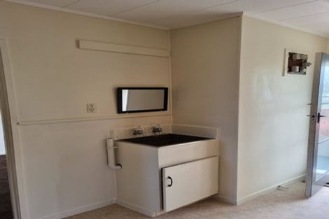 Photo of property in 3/58 View Road, Henderson, Auckland, 0612