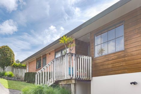 Photo of property in 2/310 Wairau Road, Glenfield, Auckland, 0629