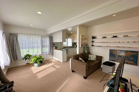 Photo of property in 16 Keldale Place, Forrest Hill, Auckland, 0620