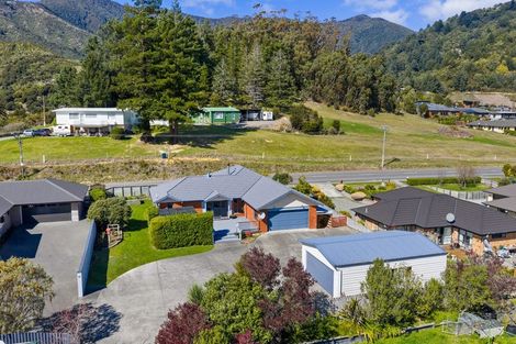 Photo of property in 20 Admiralty Place, Waikawa, Picton, 7220