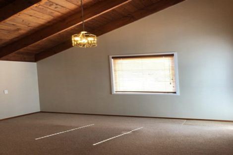 Photo of property in 92 Ranfurly Road, Alfriston, Auckland, 2105