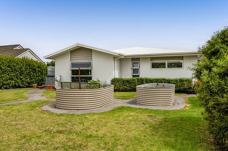 Photo of property in 16 Egmont Street, Patea, 4520