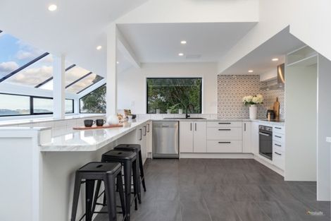 Photo of property in 33 Homebush Road, Khandallah, Wellington, 6035