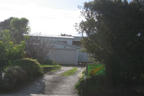 Photo of property in 48 Hauraki Road, Leigh, 0985