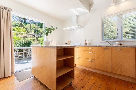 Photo of property in 24 Queens Road, Waikanae Beach, Waikanae, 5036