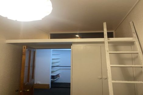 Photo of property in 26 Apuka Street, Brooklyn, Wellington, 6021