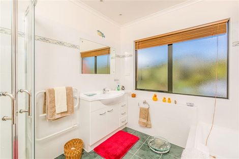 Photo of property in 39 Point Veronica Drive, Opua, 0200