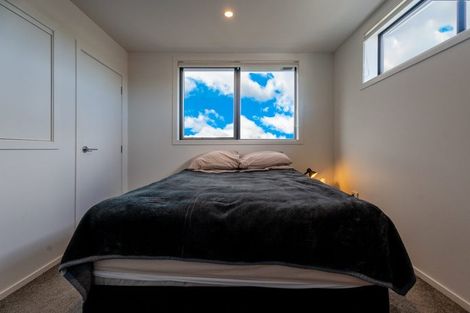 Photo of property in 2/83 Vodanovich Road, Te Atatu South, Auckland, 0610