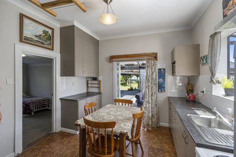 Photo of property in 173 Bridge Street, Bulls, 4818