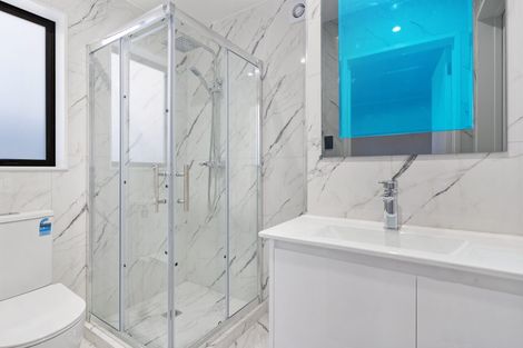 Photo of property in 8e Kent Road, Manurewa, Auckland, 2102