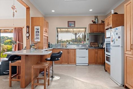 Photo of property in 27 Donnelly Street, Oakura, 4314