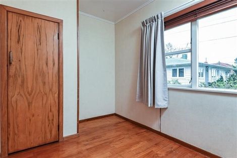 Photo of property in 3 Taupo Street, Green Bay, Auckland, 0604